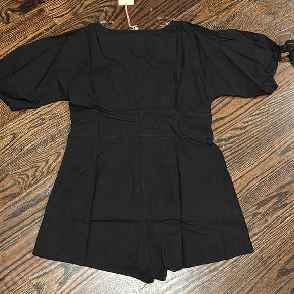 **NWT** Entro Romper - Picture 6 of 7